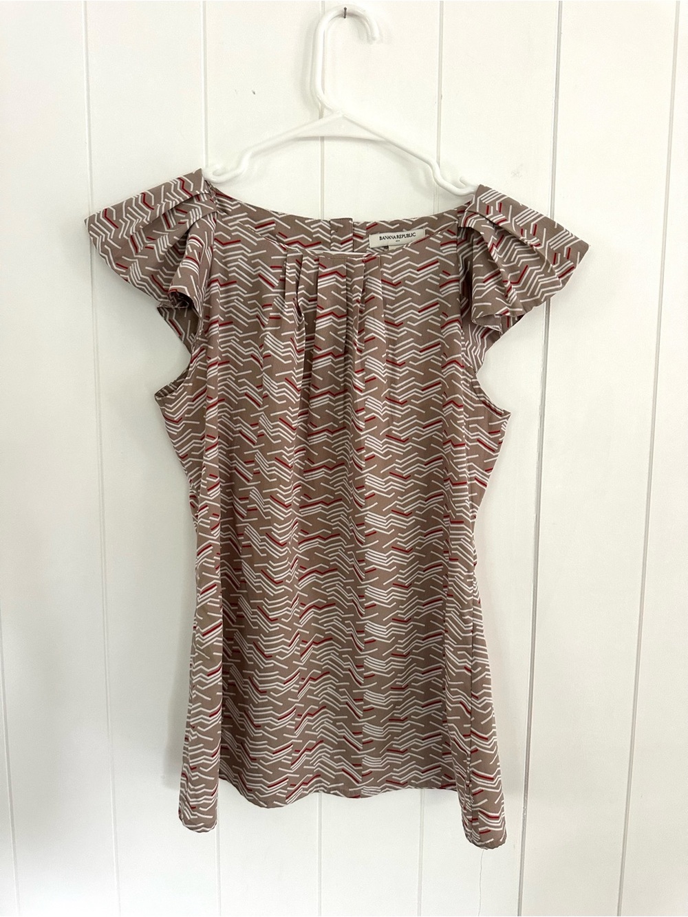 Banana Republic Brown, Red and White Patterned Flutter-Sleeve Top